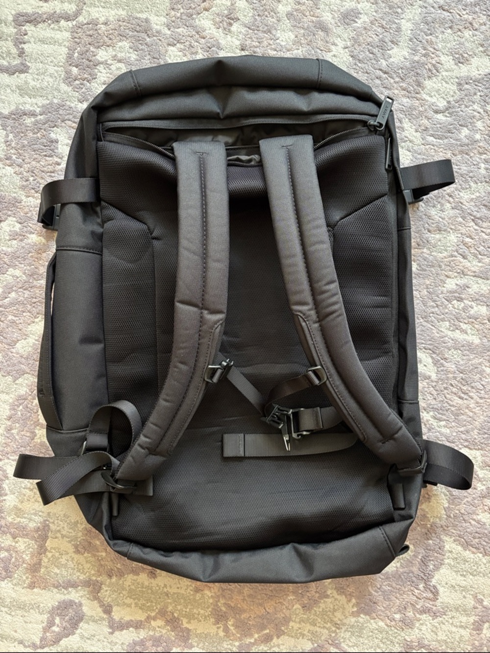 BNWT Away Active Convertible Backpack 45L in Jet Black - Picture 7 of 12